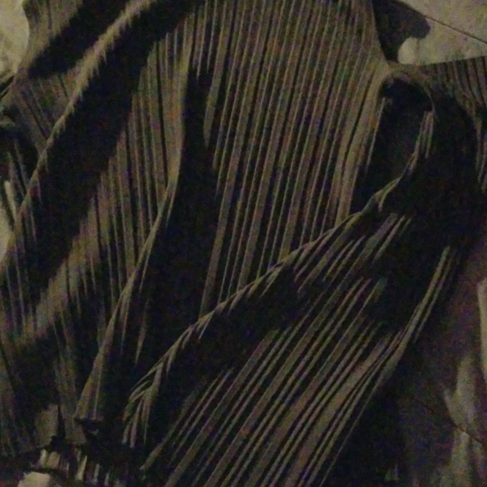 Blouse - Picture 2 of 3